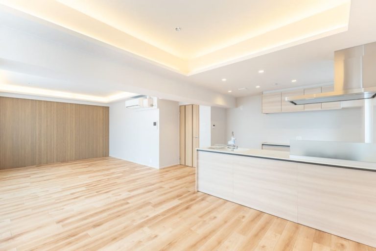 代々木上原　低層ヴィンテージに住まう、110㎡超の私邸