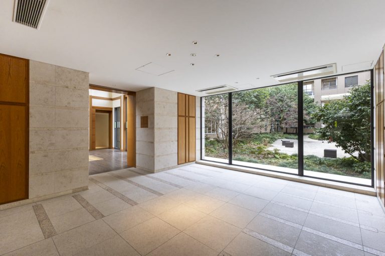 エントランスホール