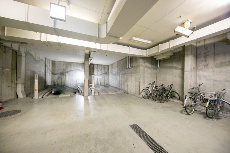 駐車場、駐輪場