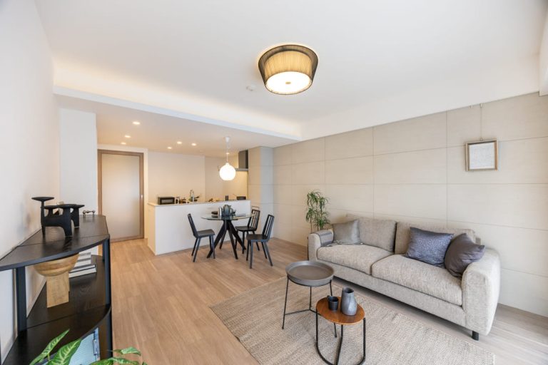 クレストシティレジデンス　水辺の潤いに包まれる、家族想いの3LDK