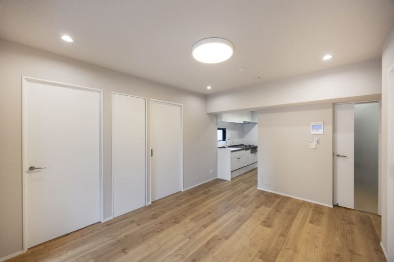 中目黒　光と風が巡る4面採光、家族がつながる3LDK