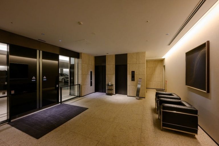 サブエントランス