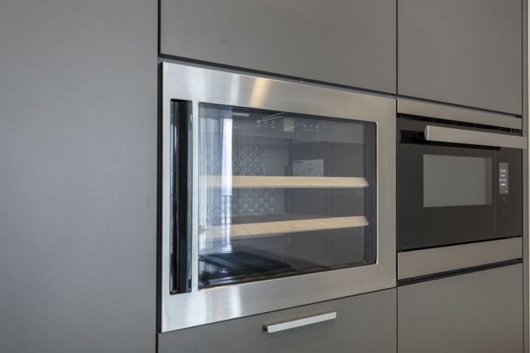 キッチン ワインセラー