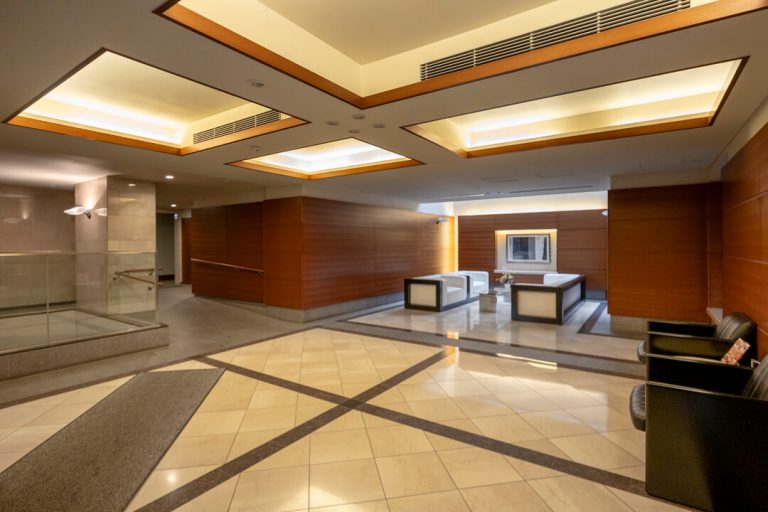 エントランスホール