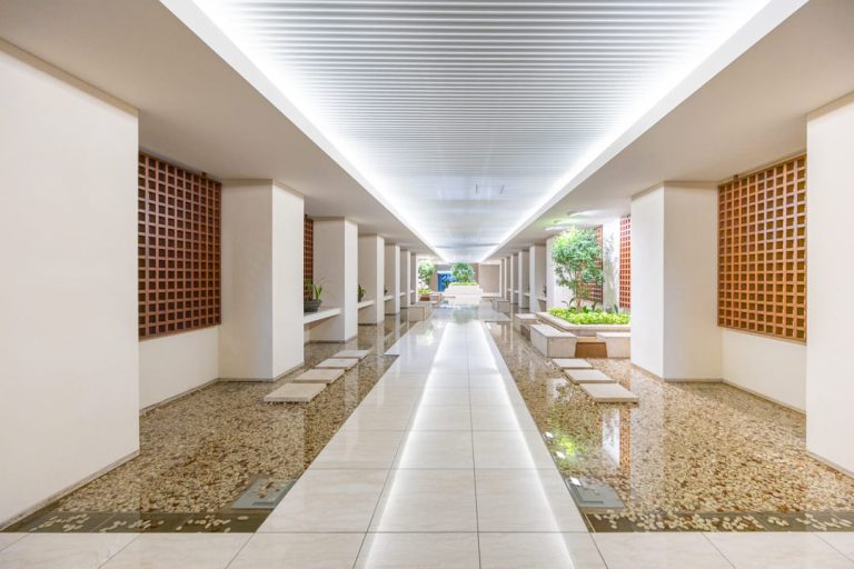 エントランスホール