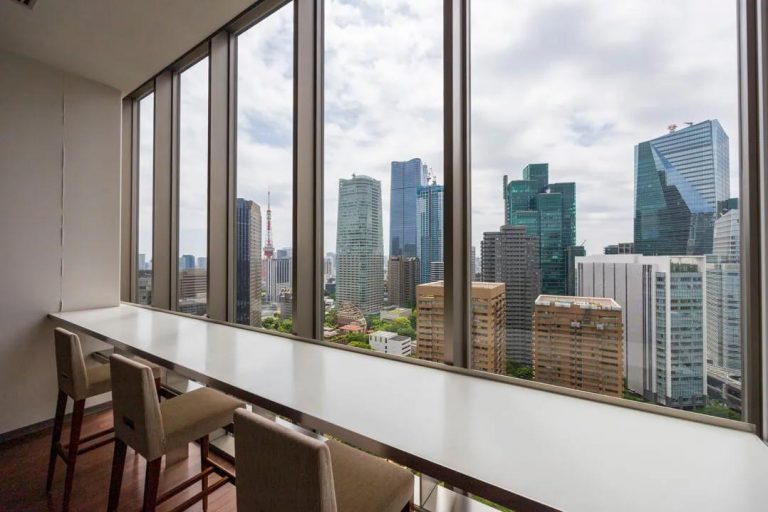 スカイラウンジ