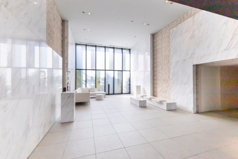 エントランスホール