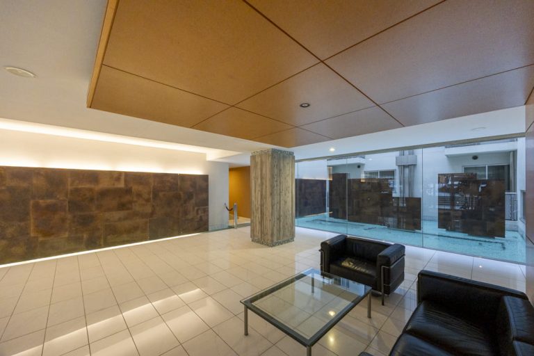 エントランスホール