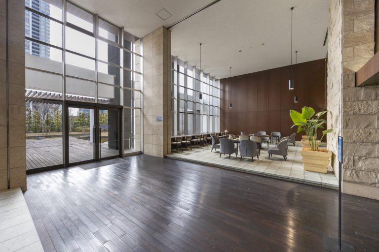 エントランスラウンジ