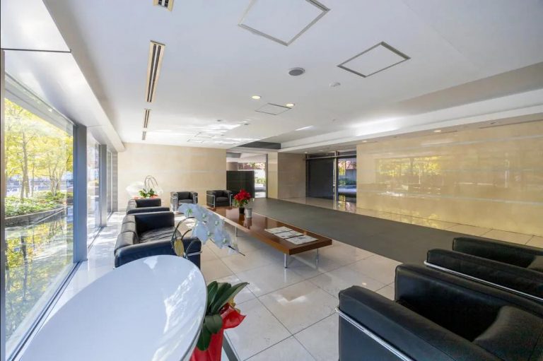 エントランスロビー