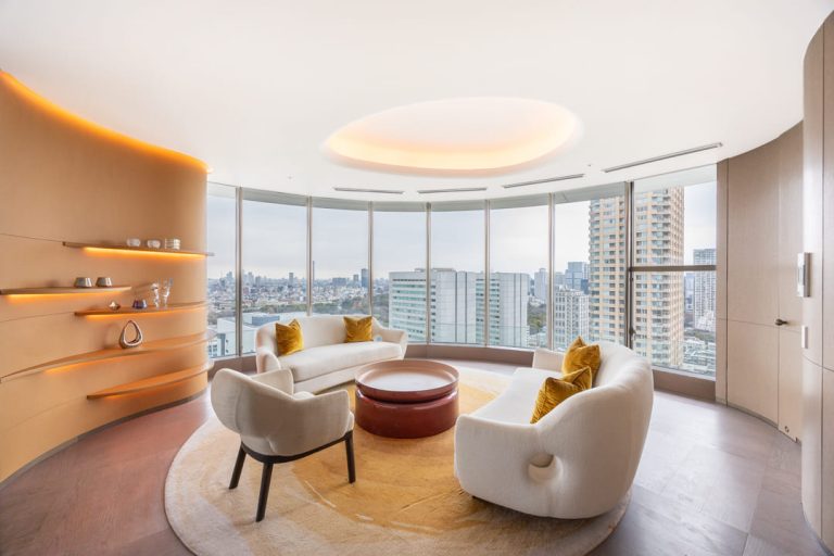 スカイラウンジ