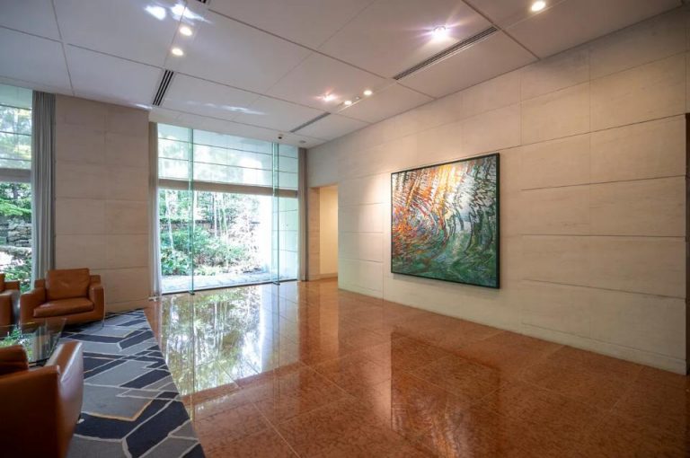 エントランスホール