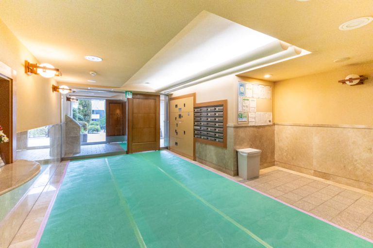 エントランスホール