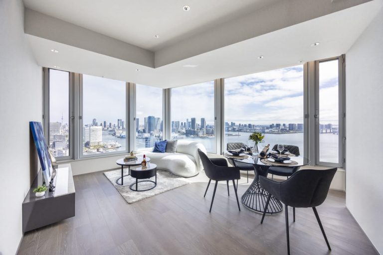 GLOBAL FRONT TOWER　空と海を抱く、33階角部屋の特等席