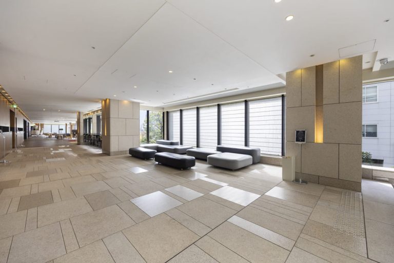 エントランスホール