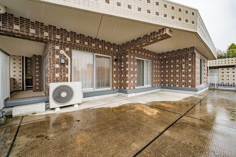 ルーフバルコニー