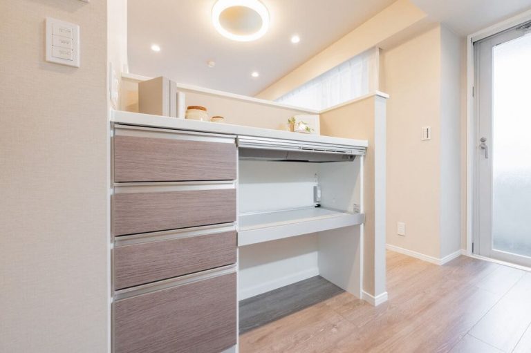 キッチン カップボード