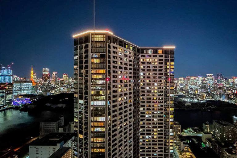 THE TOKYO TOWERS MID TOWER　46階部の高層階、煌びやかな夜景を望む