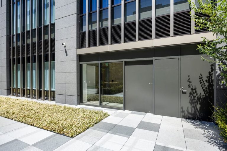 サブエントランス