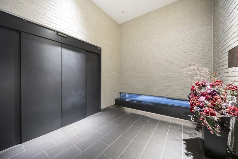 エントランスホール