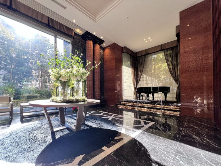 エントランスホール