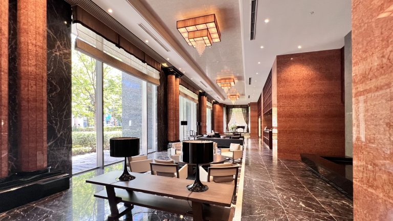 エントランスホール