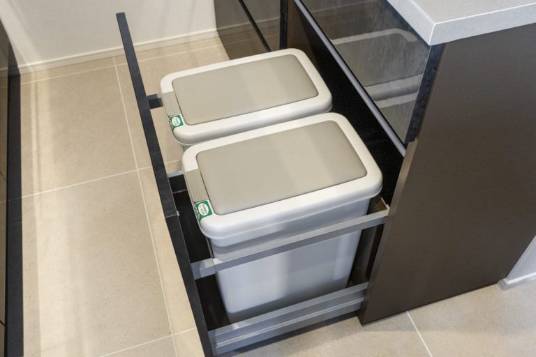 キッチン カップボード