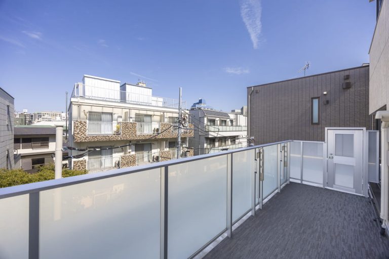 ルーフバルコニー