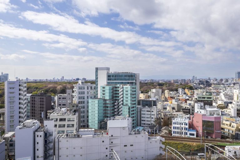 代々木　最上階角住戸から広がる、都心と緑の眺望