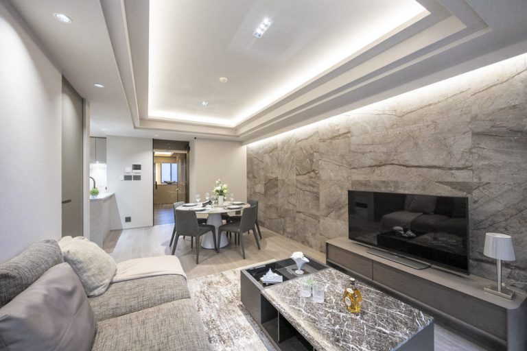 ヴェーゼント赤坂新坂　赤坂の高台、光に包まれるモダンな住まい