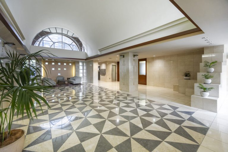 エントランスホール