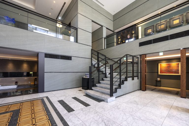 エントランスホール