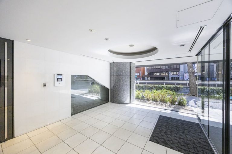 エントランスホール