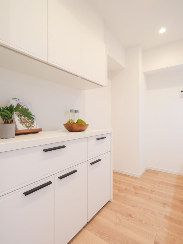 キッチン カップボード