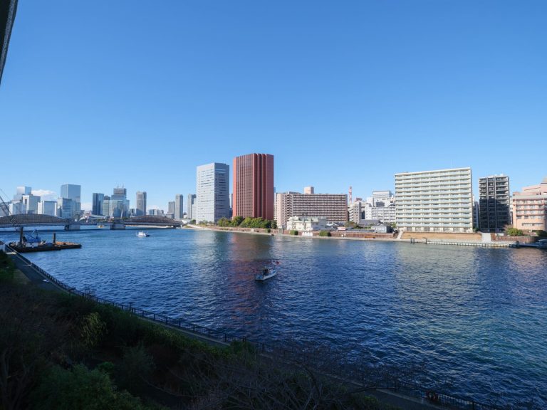 月島　隅田川を身近に感じる、両面バルコニー付きの穏やかな住まい