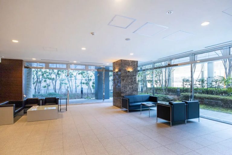 エントランスホール