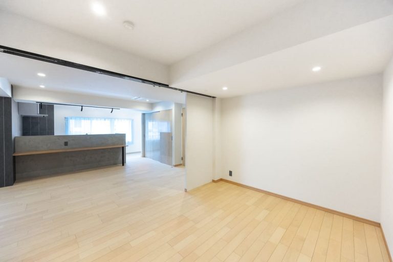 寝室2、リビングダイニング