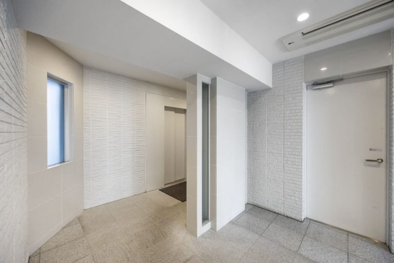 エントランスホール