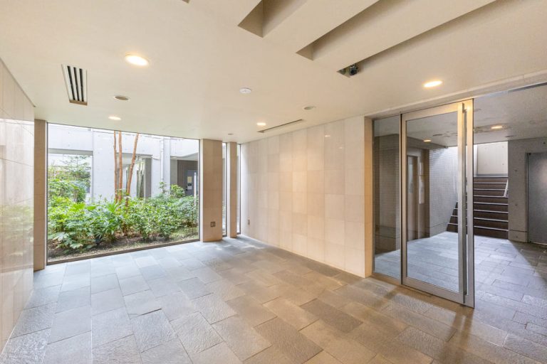 エントランスホール