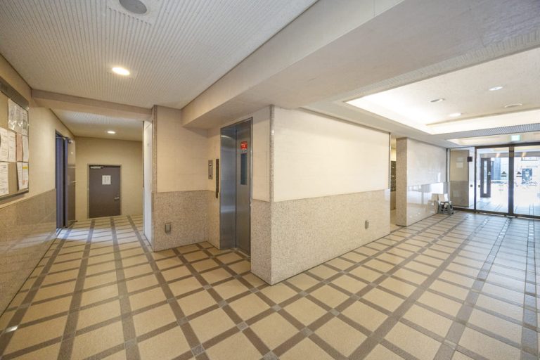 エントランスホール