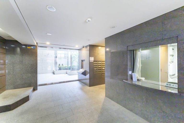 エントランスホール