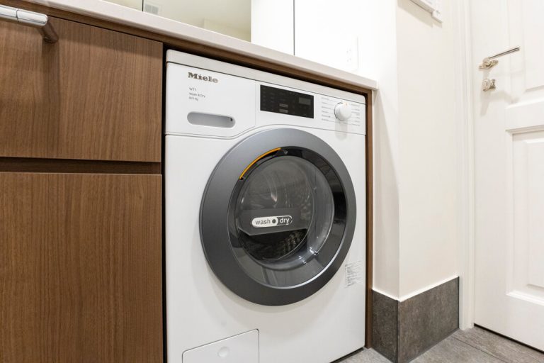 洗面室 ドラム式洗濯乾燥機