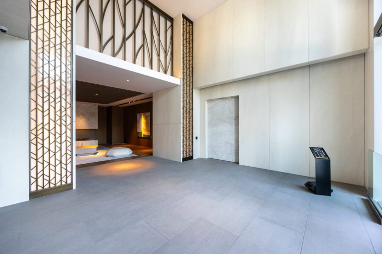 エントランスホール