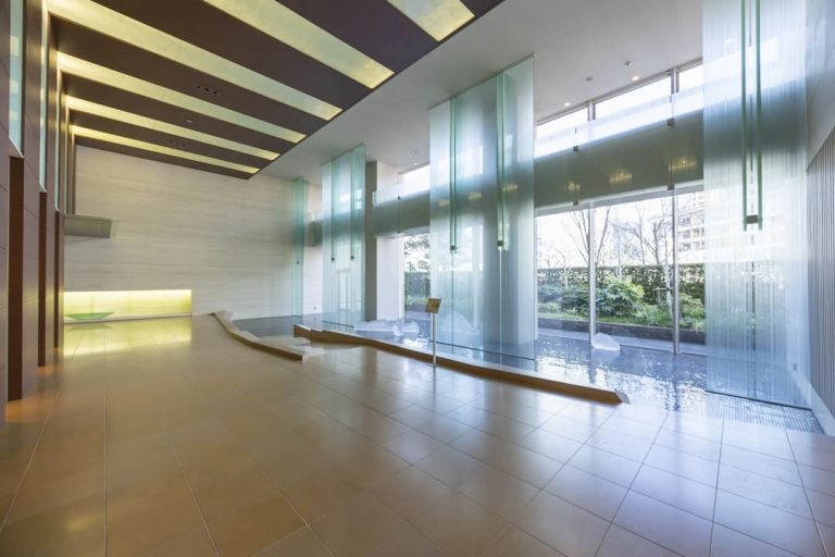 エントランスホール