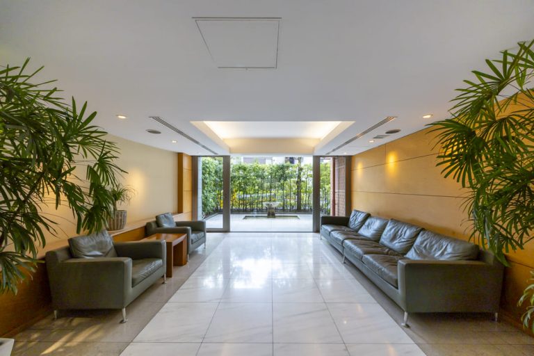 エントランスホール