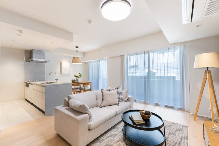 初台　彩りをもたらす花壇付き、ペット暮らせる2LDK