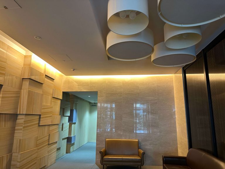 エントランスホール