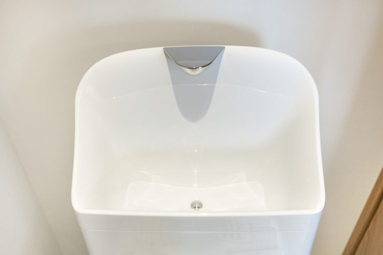 トイレ 手洗いタンク