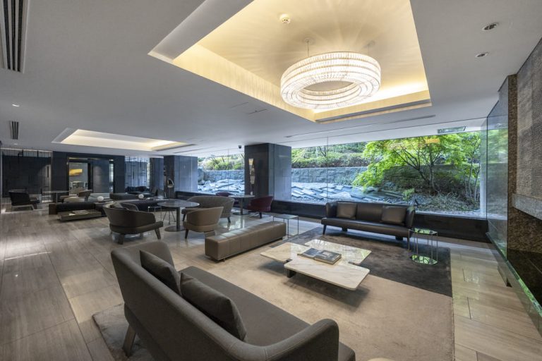 エントランスホール