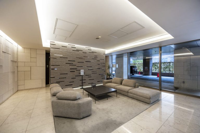 エントランスホール